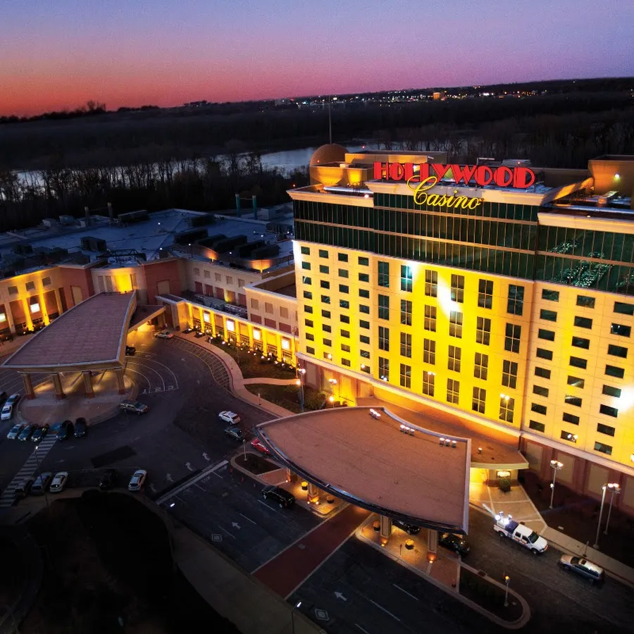 Casino-resort evening with a relaxed dinner setting